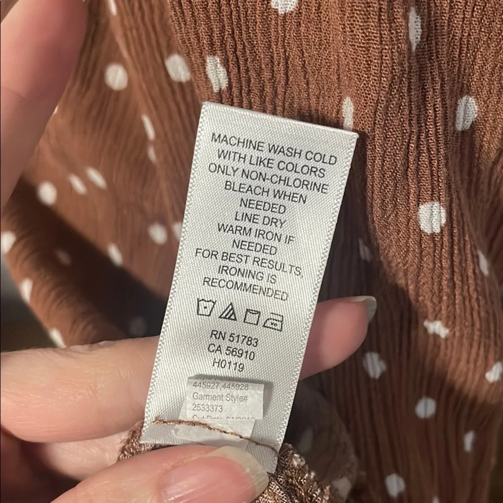 🦋Maurices Brown Ruffled Flutter Sleeve Blouse - Picture 5 of 6